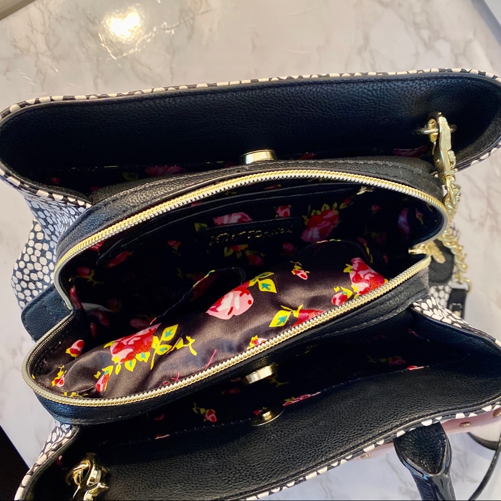 Betsey Johnson Bow Purse - Picture 5 of 5